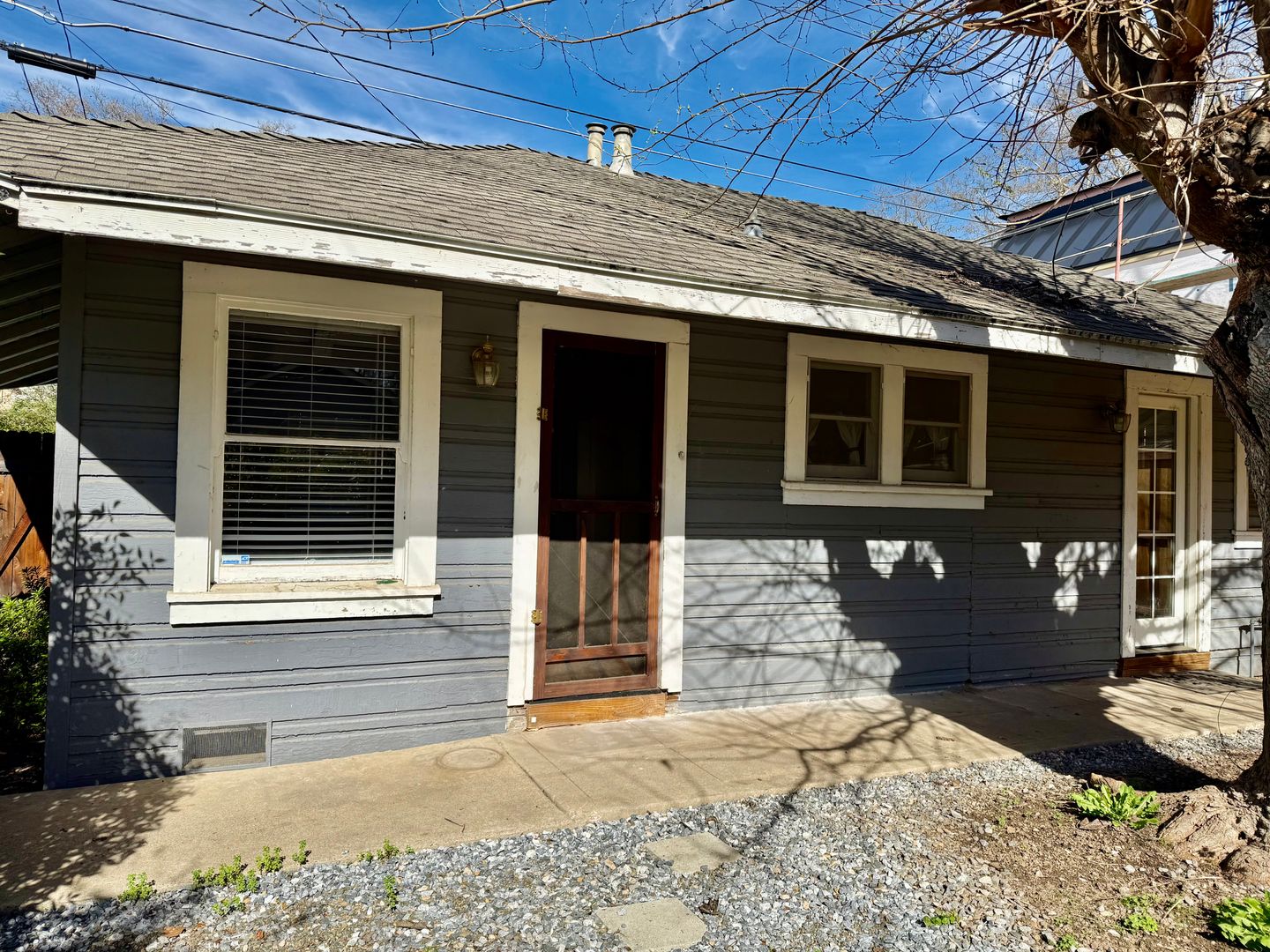 Sacramento House: 2219 1/2 D St.