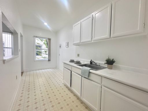 1200 S. Hoover Street, 318 – photo 1