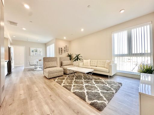 4660 Melrose Avenue, 314 – photo 1