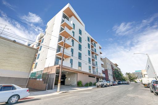 825 S. Coronado Street, 610 – photo 1