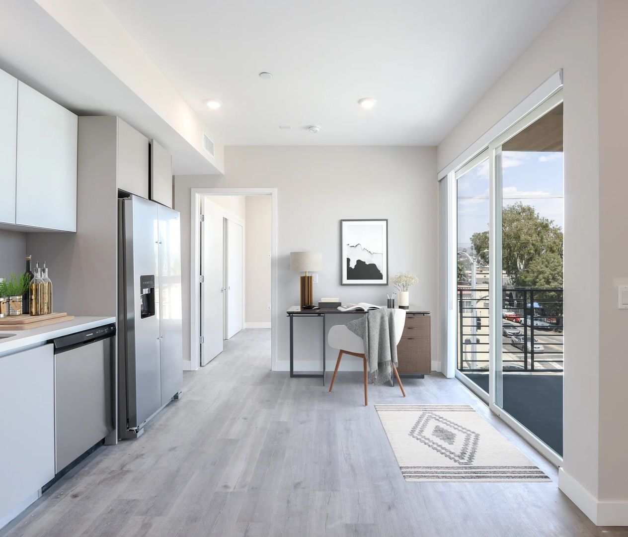 4660 Melrose 10 of 12