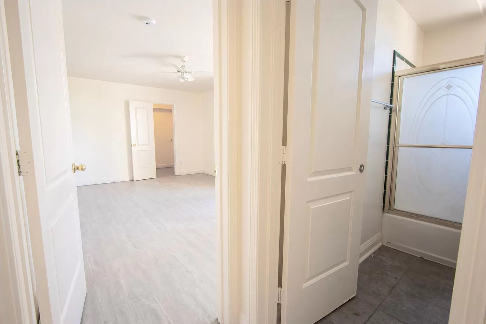 Los Angeles Apartment: 938 S. Lake Street