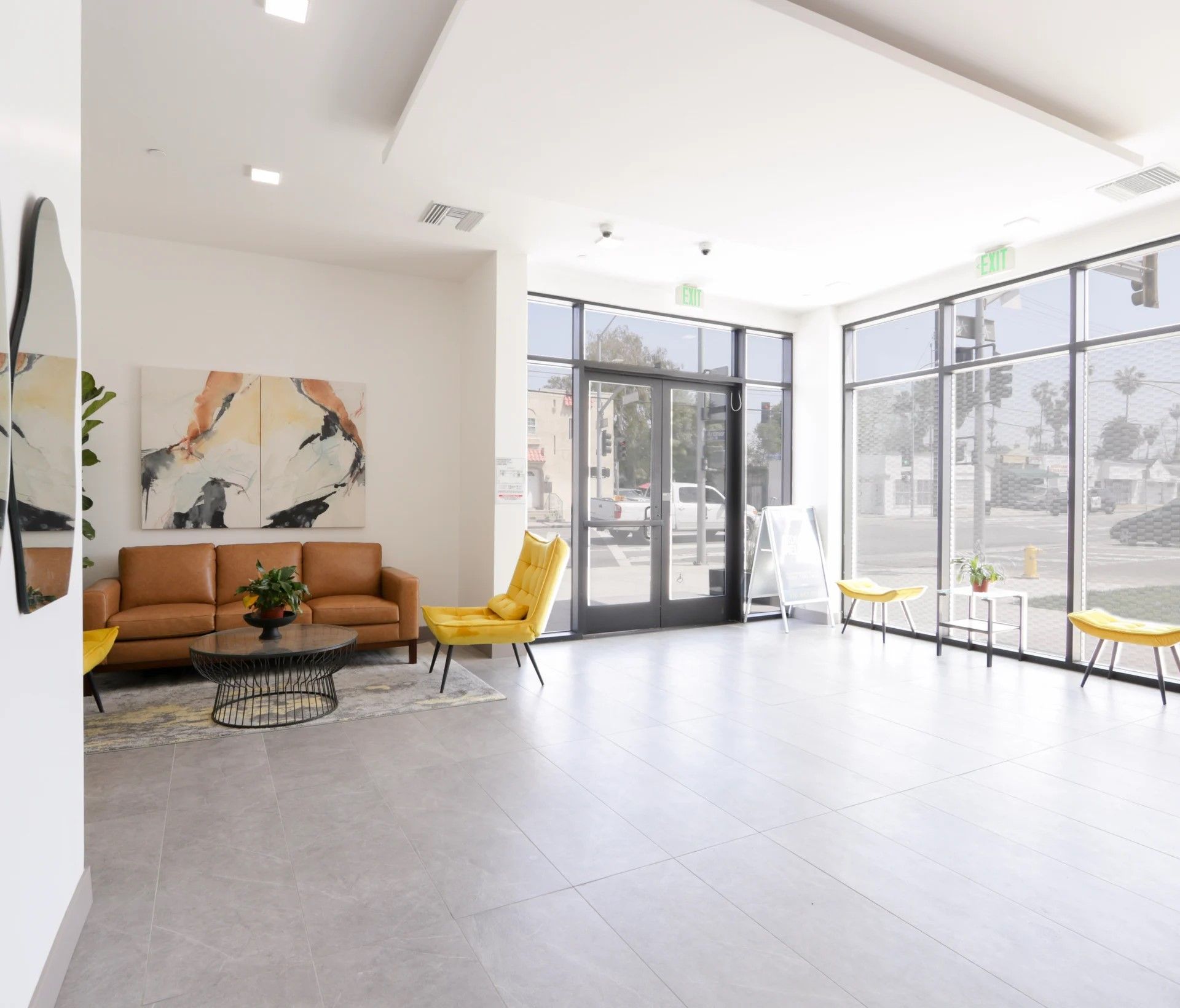 4660 Melrose 2 of 12