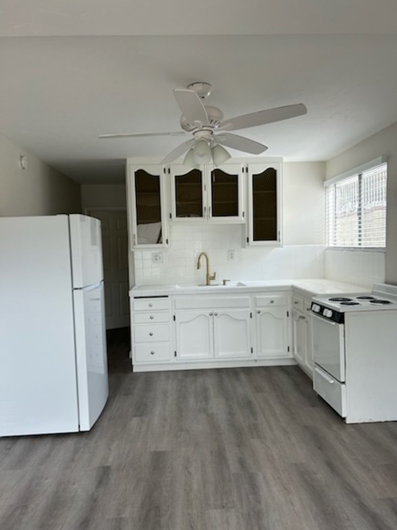 La Mesa Apartment: 4771 68th Street