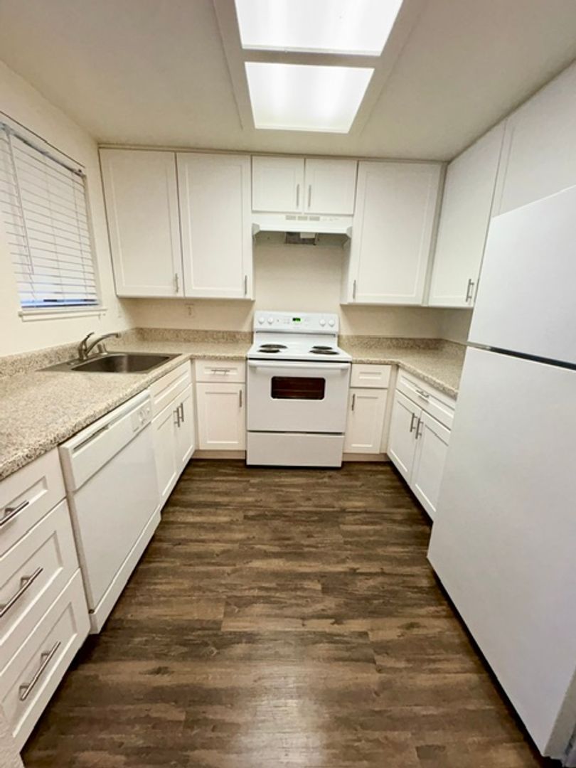 Citrus Heights Apartment: 6111 Shupe Dr