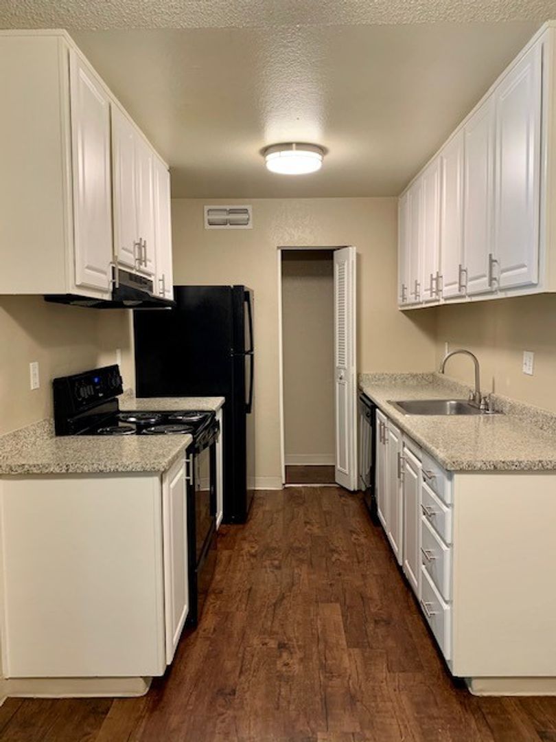 Citrus Heights Apartment: 8079 Sunrise East Way