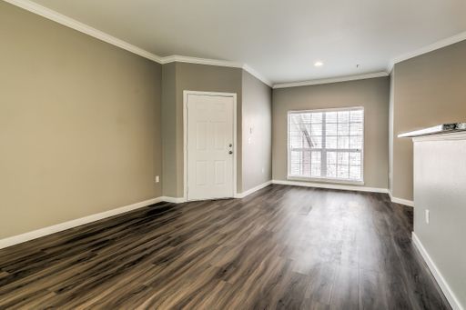 Renovated 2 Bedroom/2 Bathroom Apartment Home with Courtyard Views! – photo 1