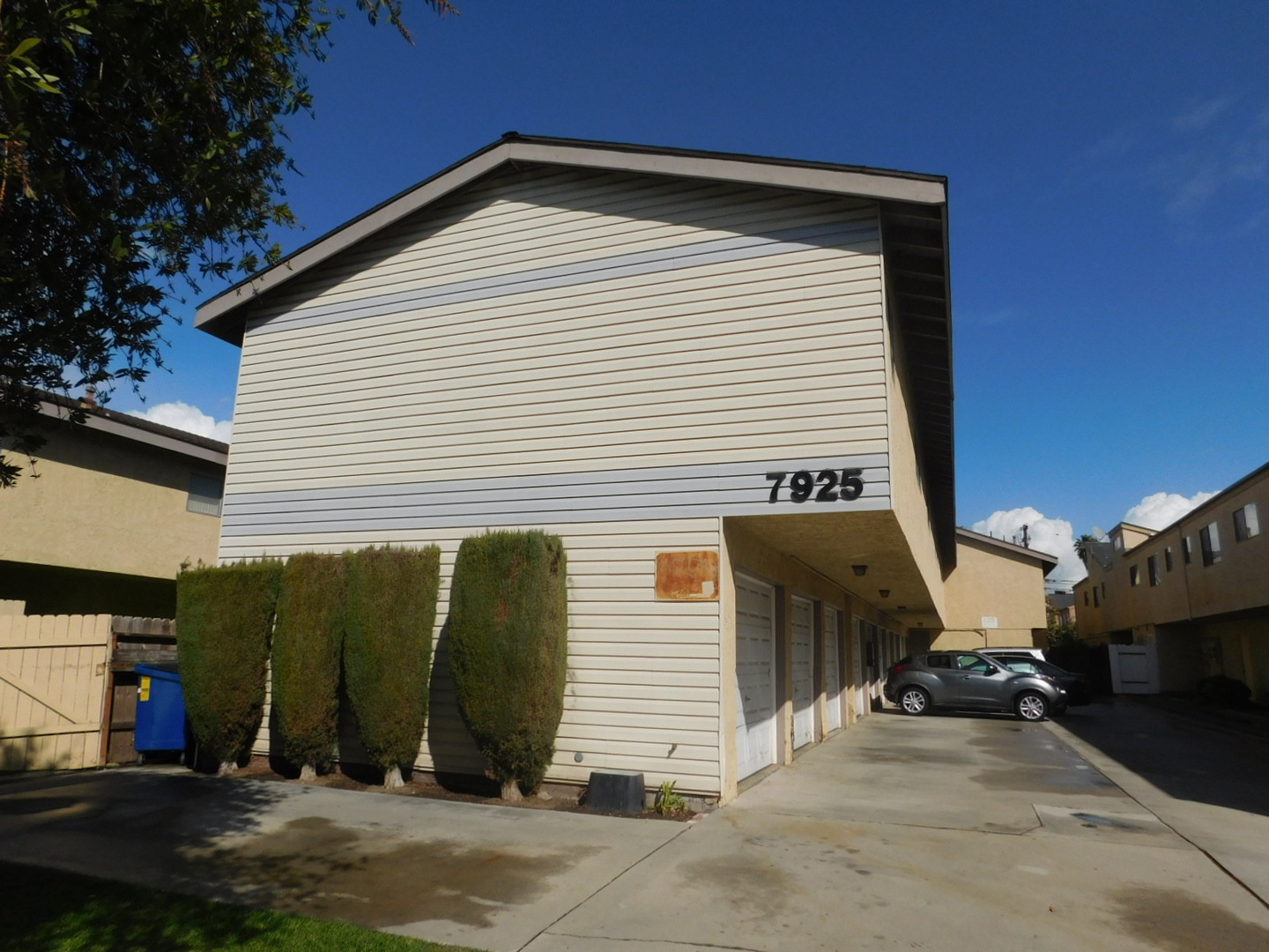 Huntington Beach Apartment: 7925 Stark Dr.