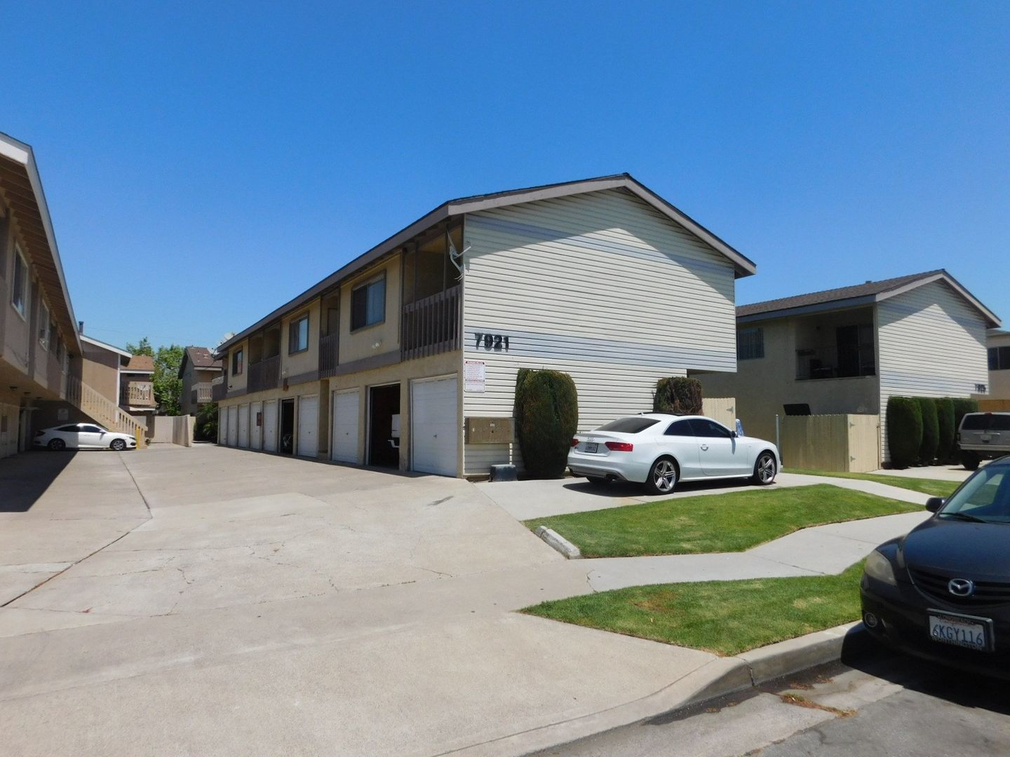Huntington Beach Apartment: 7921 Stark Dr.