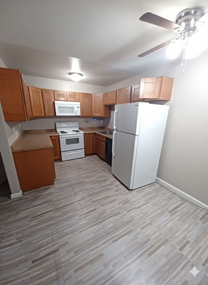 SACRAMENTO Apartment: 2612-2616 2nd Ave