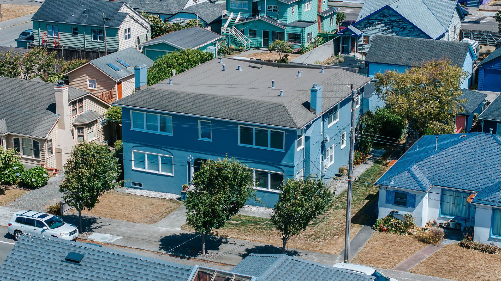 Eureka Apartment: 1219 H Street