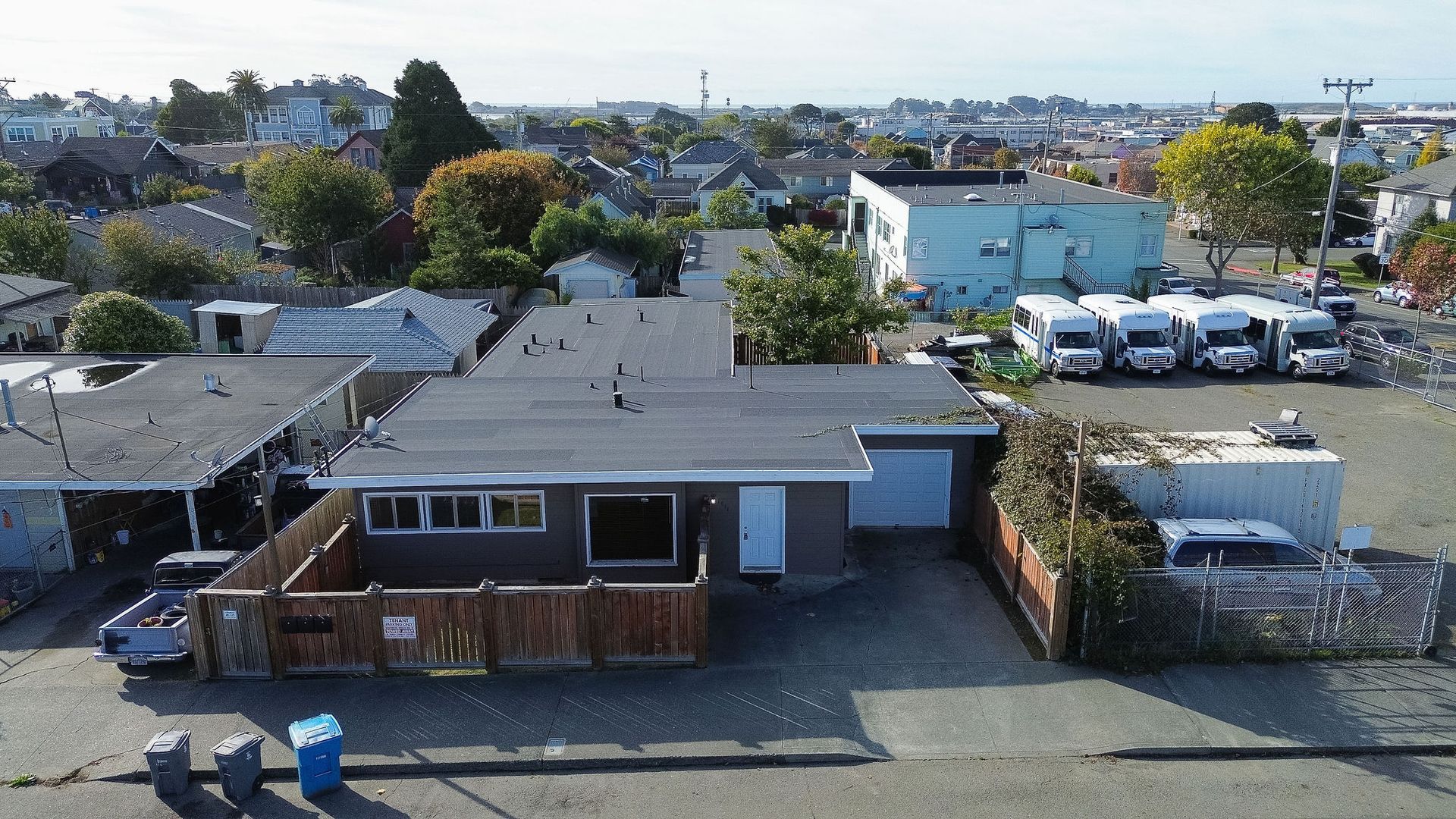 Eureka Apartment: 1814 B Street