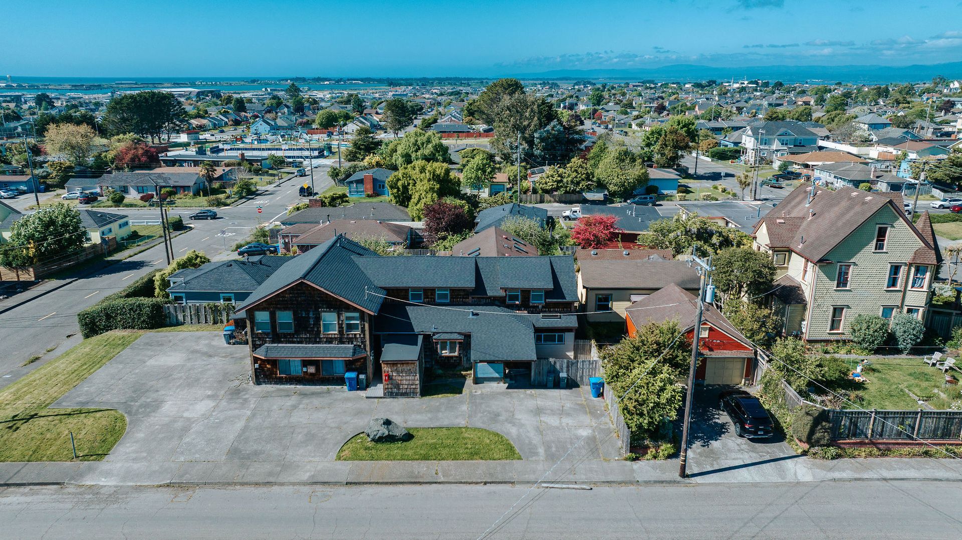 Eureka Apartment: 122 Brennan Street