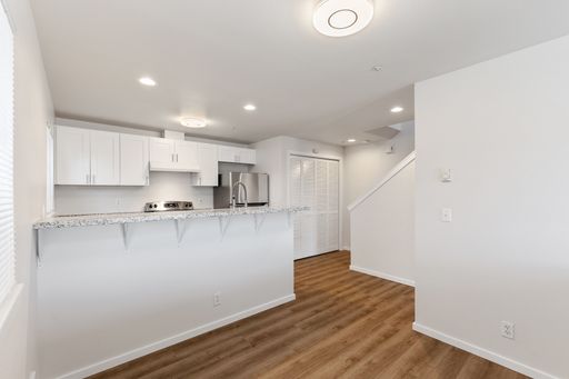 Beautiful 3-Bedroom Townhome with In-Unit Washer/Dryer, Off-Street Parking & Convenient Queen Anne Fremont location – photo 1