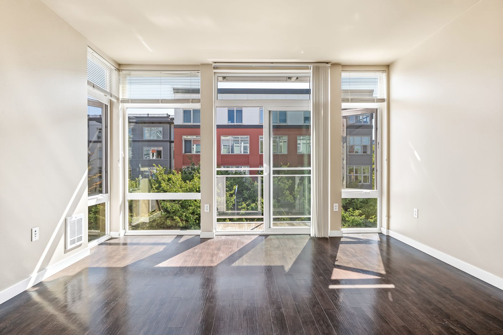 Seattle Apartment: 1615 Belmont Ave