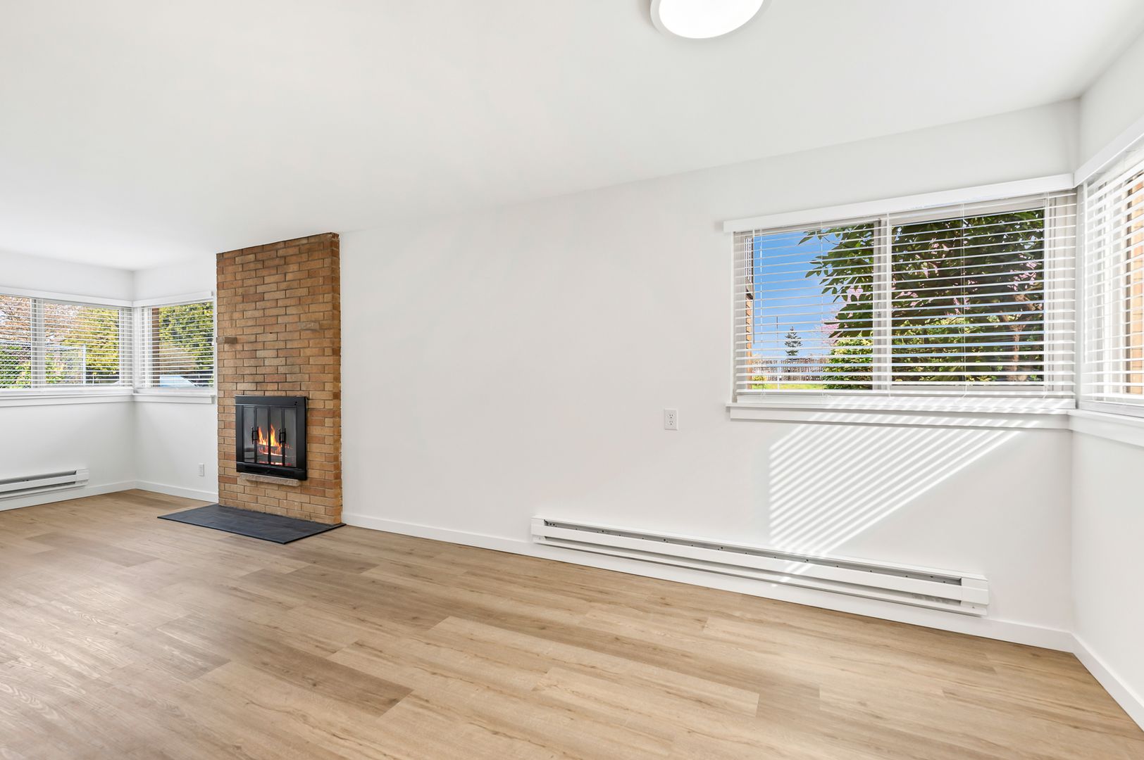 Seattle Apartment: 2501 NW 85th St