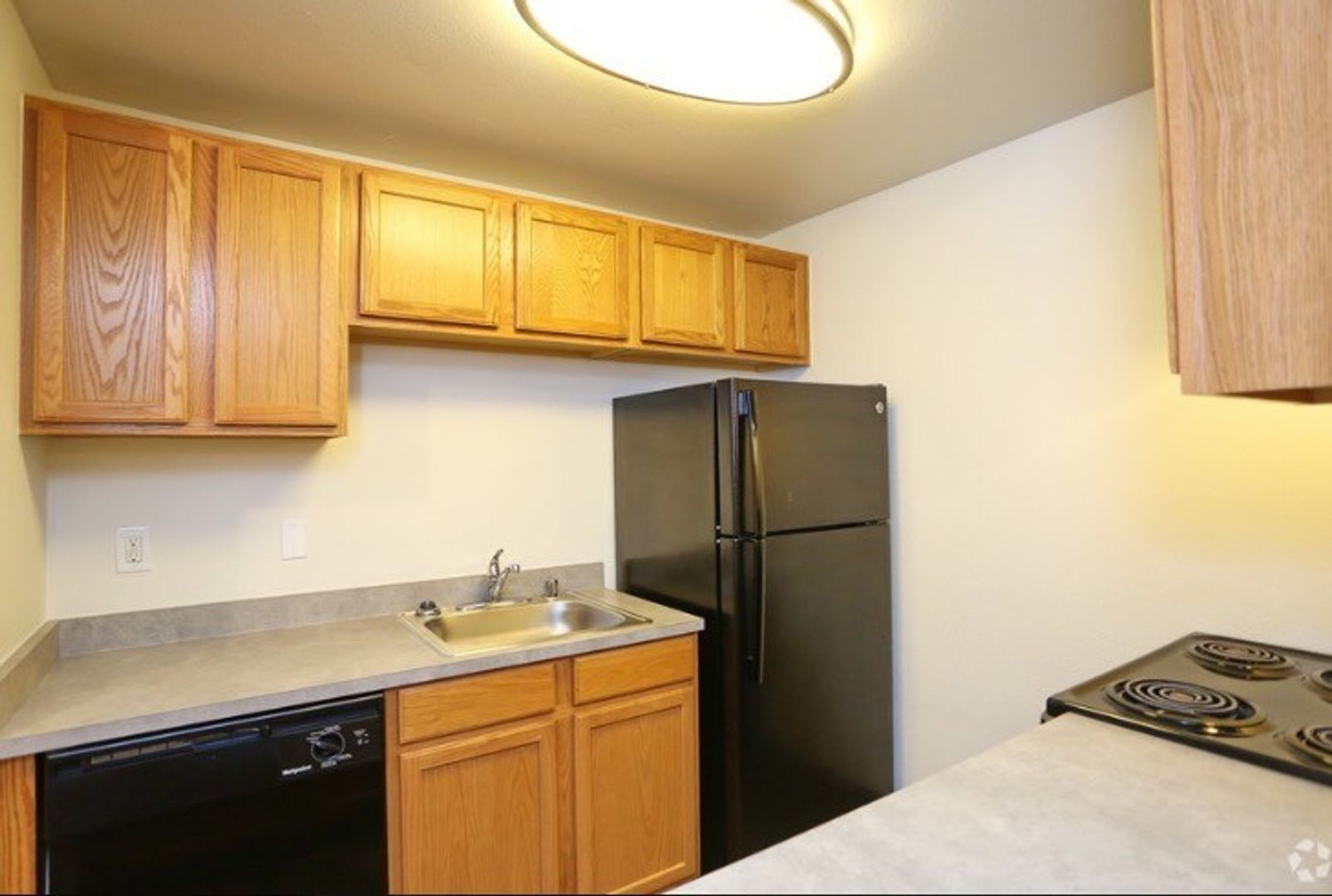 Everett Apartment: 1111 47th St SE