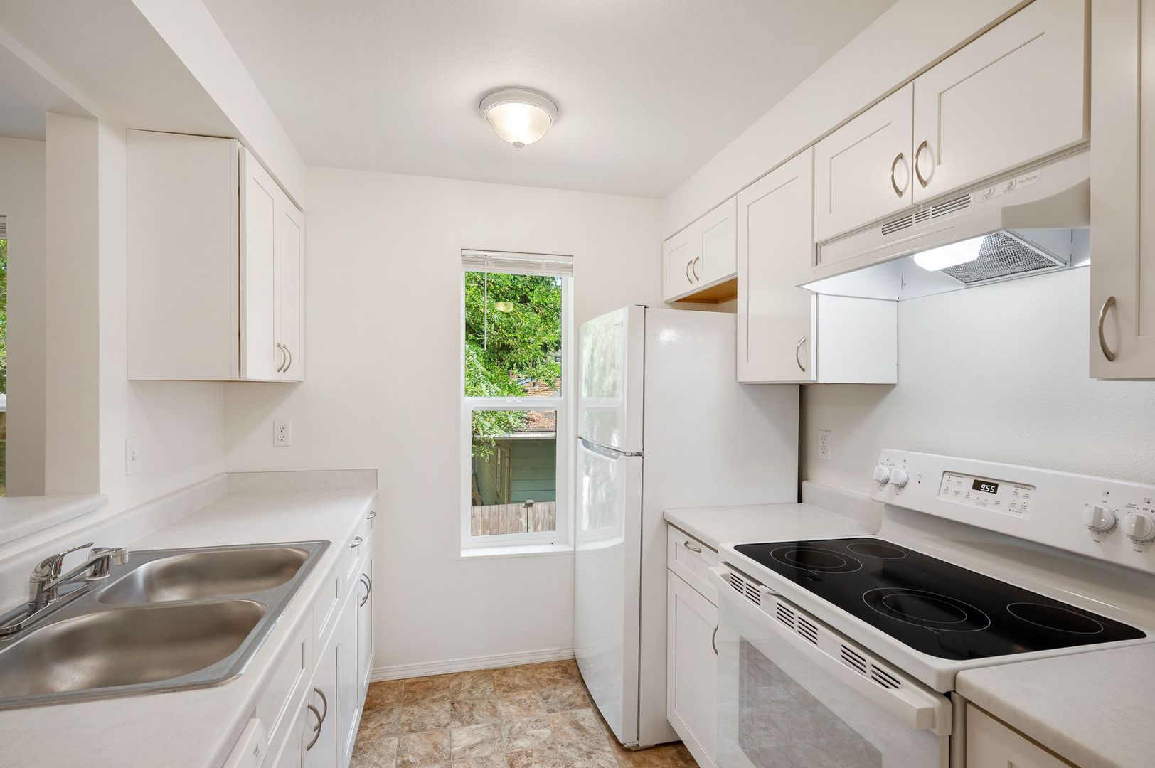 Seattle Apartment: 1038 NE 125th St