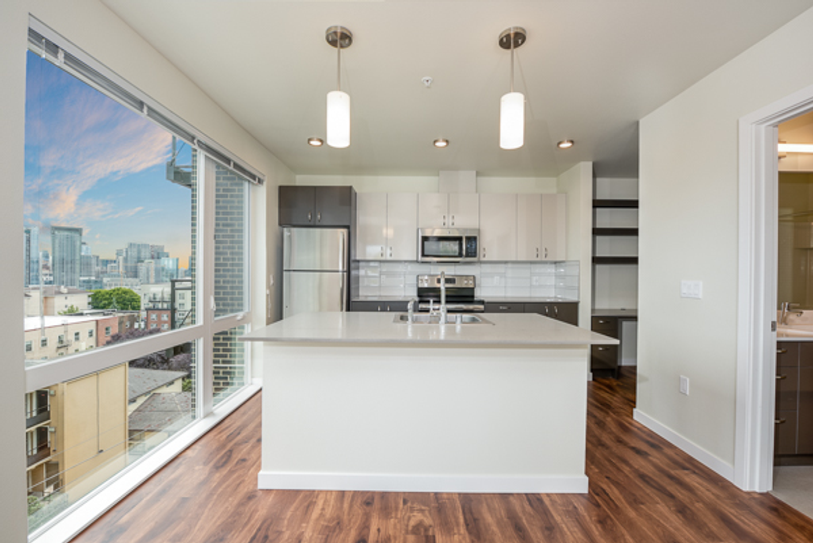 Seattle Apartment: 403 Belmont Ave E