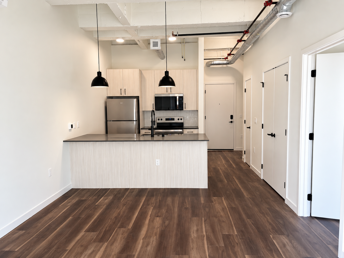 Seattle Apartment: 201 Queen Anne Ave N