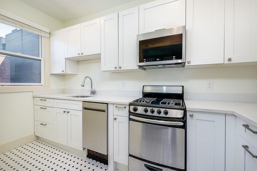 Modern Studio at Fionia Apartments with On-Site Laundry & Prime Queen Anne Location - Tour now! – photo 1