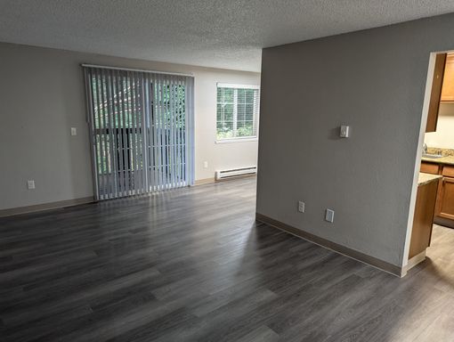 Large 1 Bedroom at The Pines with Washer and Dryer and Convenient Kent Location - Tour now! – photo 1