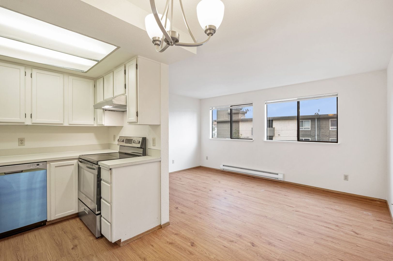 Seattle Apartment: 12051 28th Ave NE