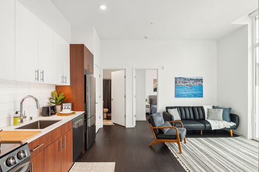 Live by the Lake! Private-Entry 1-Bedroom in Eastlake – Tour Today – photo 1