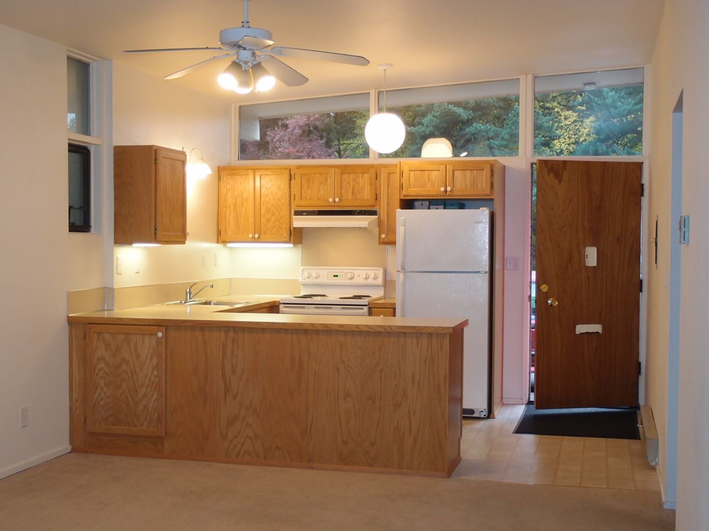 Seattle Apartment: 2300 NE 54th St