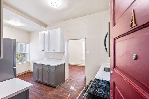 Charming Studio Apartment with On-Site Laundry & Pet-Friendly Living in Vibrant Eastlake - Tour now! – photo 1