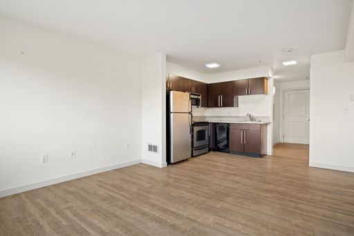 Modern Studio Living with Granite Counters, Hardwood Floors, and Lush Garden Views - Tour now! – photo 1