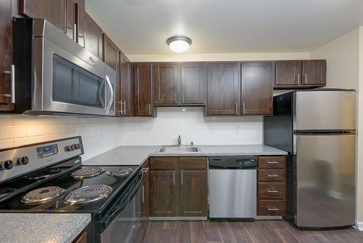 Spacious 1-Bedroom in Prime Greenwood Location with Rooftop Deck and Laundry Available in SEPTEMBER! – photo 1