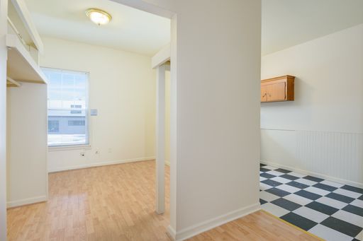 Cozy Studio Apartment with On-Site Laundry & Pet-Friendly Living - Tour now! – photo 1