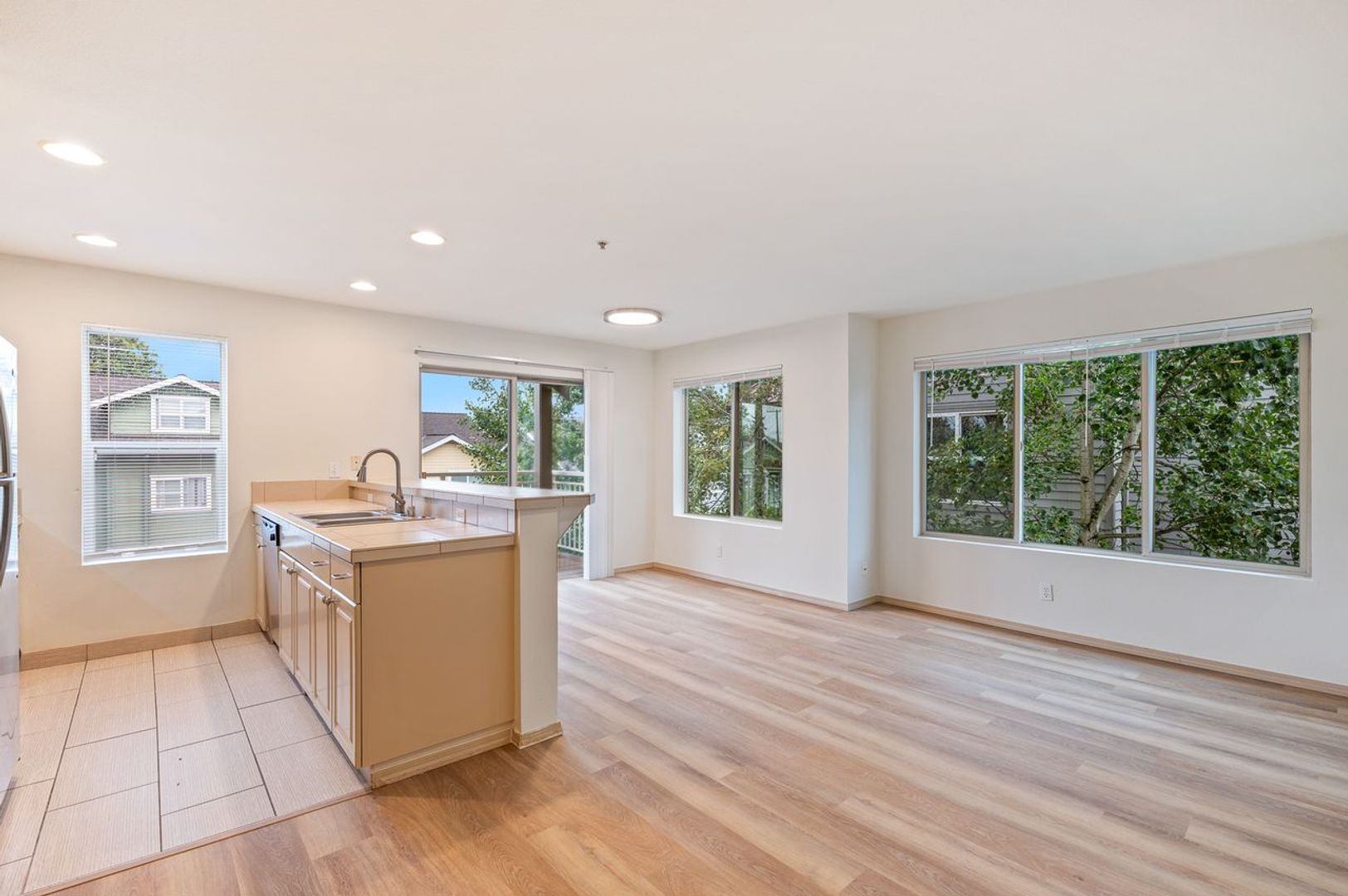 Seattle Apartment: 8520 Evanston Ave N