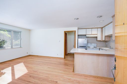 Beautiful hardwoods, dishwasher, completely updated. Great location! Come take a look! – photo 1