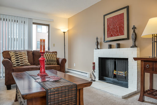 $1,000 Look & Lease Special – Apply Today! - Everett 2 Bedroom Retreat Gated Community with Fireplace Balcony Pool and Fitness Center - Tour now! – photo 1
