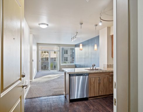 Open House Special: 2 MONTHS FREE ON 15 MONTHS LEASE!! – photo 1