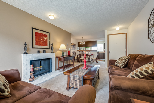 $1,000 Look & Lease Special – Apply Today! - Cozy 2-Bedroom with Private Patio in Beautifully Gated Everett Community - Tour now! – photo 1