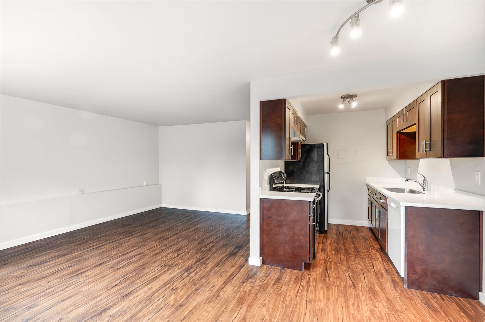 Seattle Apartment: 3116 NW 85th St