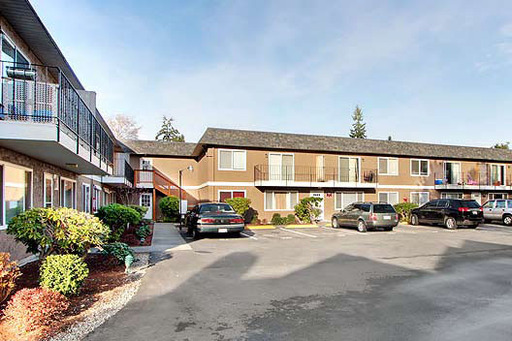 Spacious 2-Bedroom with Balcony or Patio and Quick Access to Downtown and Transit - Tour now! – photo 1