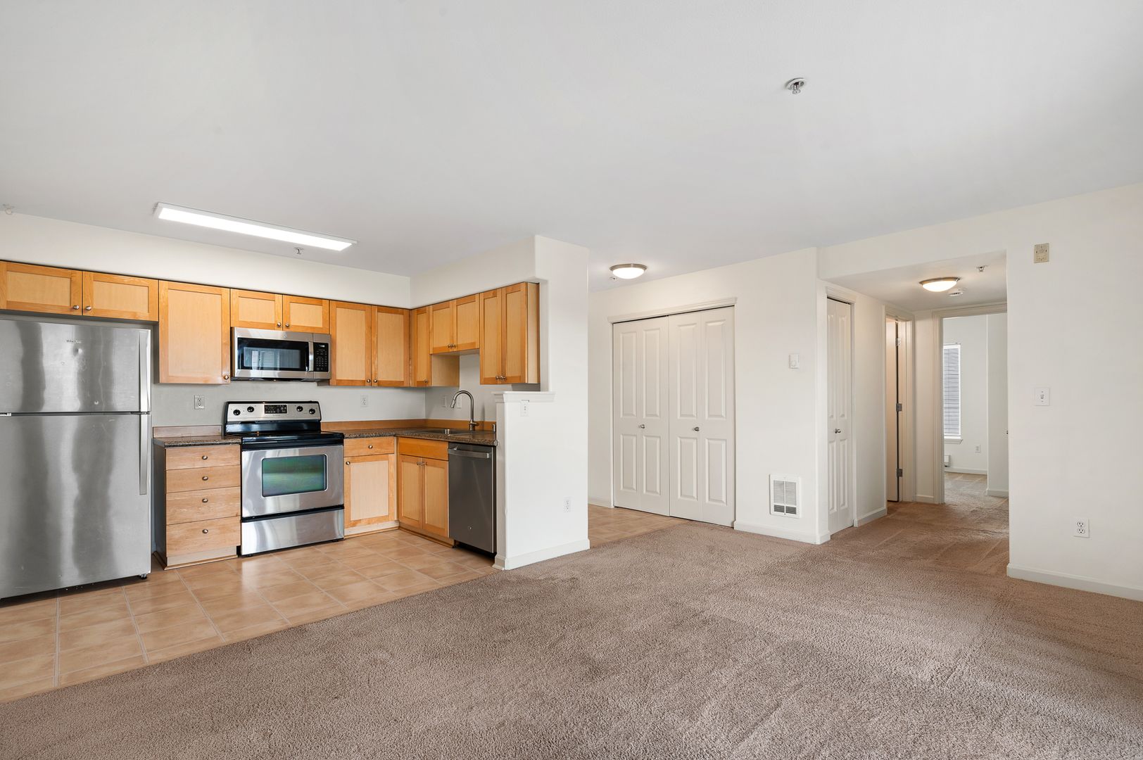 Shoreline Apartment: 20120 Whitman Ave N