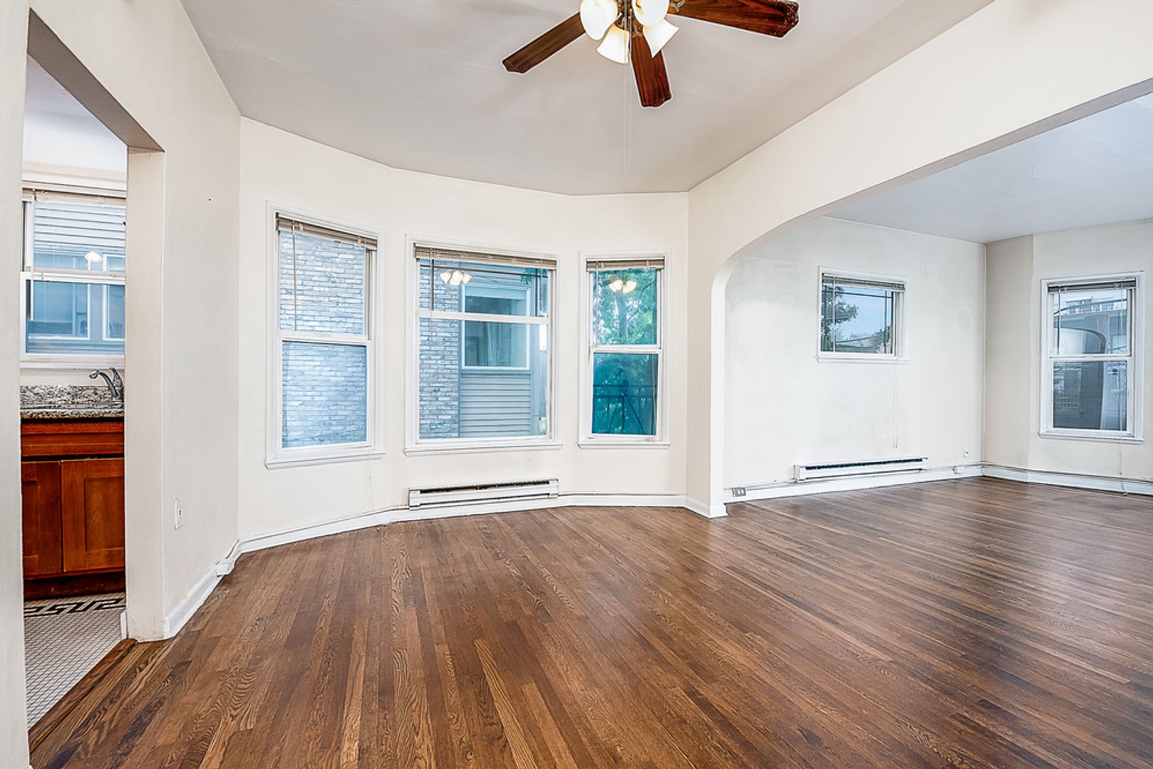 Seattle Apartment: 432 Summit Ave E