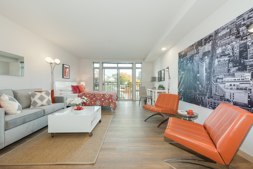 Enjoy 1 Month FREE! Stylish 1-Bedroom with Floor-to-Ceiling Windows and High-End Finishes - Tour now! – photo 1