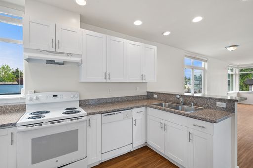Spacious 4-Bedroom Townhome in Magnolia - GET ONE MONTH FREE RENT! – photo 1