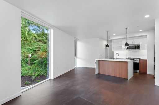 Modern 2-Bedroom with In Unit Washer and Dryer, Rooftop Lake Union Views and Fitness Center - Tour now! – photo 1