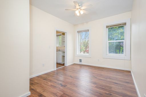 Modern Studio at Queen Anne Court with Onsite-Laundry and Pet Friendly Living - Tour now! – photo 1