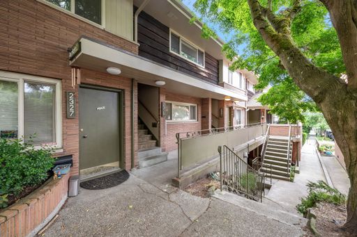 2333 NE 55th St., Seattle, WA 98105