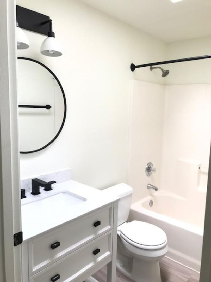 11222 Greenwood Ave N 2202, Seattle, WA 98133