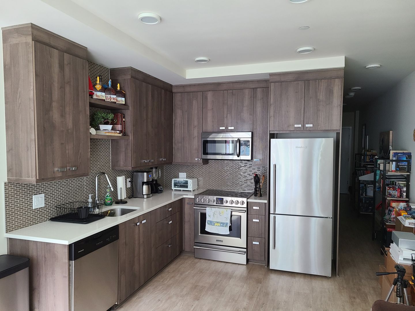 Bellevue Apartment: 88 102nd Ave NE