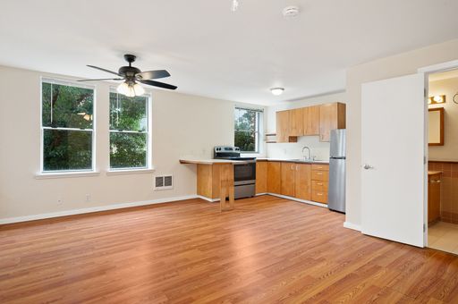 Now Offering 1-Month of Free Rent! Charming Capitol Hill Studio with Vintage Appeal, On-Site Laundry & Pet-Friendly Amenities - Tour now! – photo 1